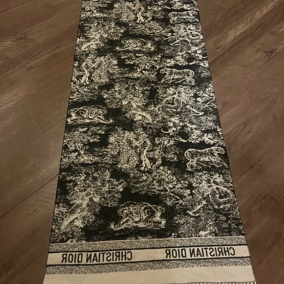 Christian Dior Toile De Jouy Throw Blanket - Picture 4 of 9